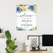 Hochzeitsempfang: Blaue und gelbe Blumen Poster (Heimbüro)