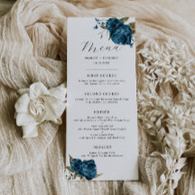 Hochzeitsessen mit blauer Blume