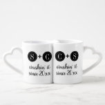 Hochzeitsfeier Couple Monogram Initial Liebestassen<br><div class="desc">Diese niedlichen,  modernen Monogramm-Initialen machen Kaffeemugs zu einem großartigen Hochzeitsgeschenk für Neuvermählte oder zu einem Jubiläumsgeschenk für Paare,  die einen Meilenstein feiern! Passen Sie mit den Initialen und dem Hochzeitjahr Ihrer Wahl an.</div>