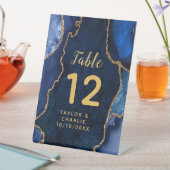 Hochzeitsfeier für die Marine und die Gold Agate T Sockelschild (In Situ)