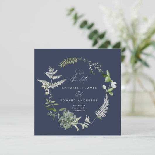 Hochzeitsfeier in Navy mit elegantem Botanischem S Save The Date (Stehend Vorderseite)