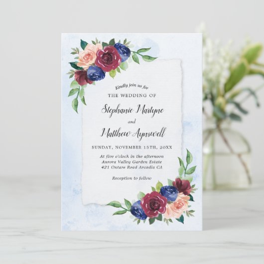 Hochzeitsfeier mit blauem Burgundy Blush Floral Wa Einladung (Stehend Vorderseite)