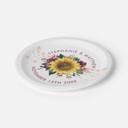 Hochzeitsfeier mit rustikalen Sonnenblumen Pappteller (Schrägansicht)