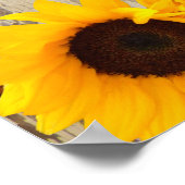 Hochzeitsfeier mit Sonnenblumen aus Stallholz Poster (Ecke)