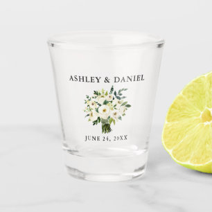 Hochzeitsfeier mit weißer Blüte Schnapsglas
