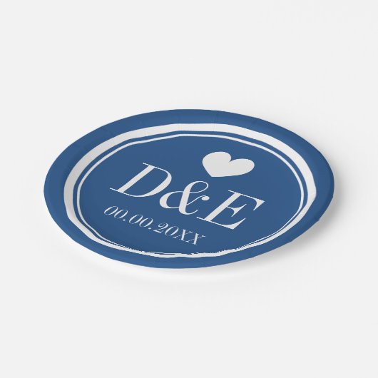 Hochzeitsfeier-Teller mit blauem Mono Pappteller (Schrägansicht)