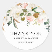 Hochzeitsfeier zwischen Rosen und Weißer Magnolien Runder Aufkleber (Vorderseite)