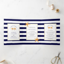 Hochzeitsfeiern am Strand mit weißem und marinebla