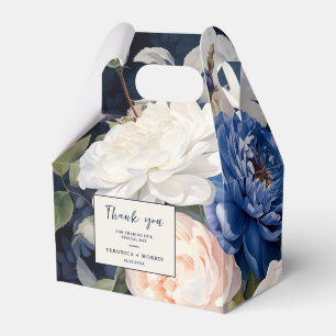 Hochzeitsfeiern mit blauem und düsterblütigem Rosa Geschenkschachtel