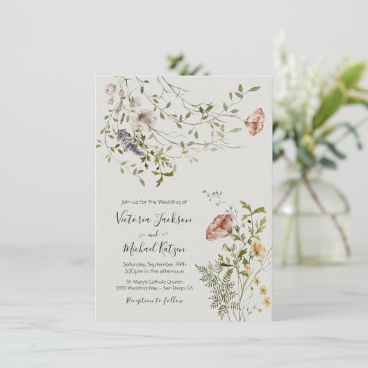 Hochzeitsfeiern mit leichter und luftiger Wildblum Einladung (Stehend Vorderseite)
