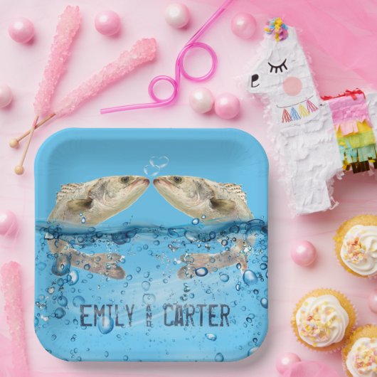 Hochzeitsfisch im Wasser mit Herzblasen Pappteller (Party)