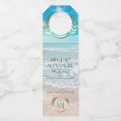 Hochzeitsflasche | Modern Monogram Beach Flaschenanhänger (Vorderseite)