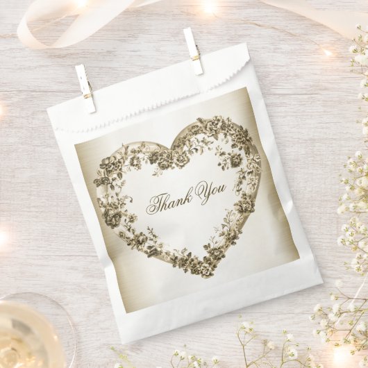 Hochzeitsflora Golden Verziert Heart Frame Elegant Geschenktütchen (Ausgeschnitten)