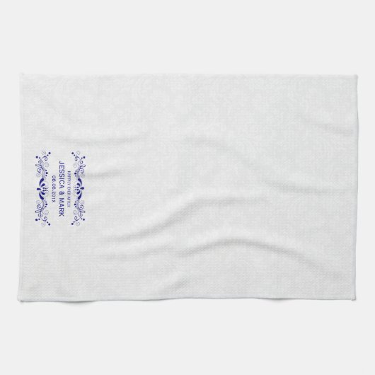 Hochzeitsflorrosa Spitze auf weißen Damasken Geschirrtuch (Horizontal)