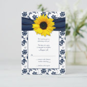 Hochzeitsflugkarte für Navy und White Floral Damas RSVP Karte (Stehend Vorderseite)