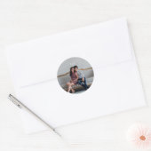 Hochzeitsfoto mit Monogramm Runder Aufkleber (Umschlag)