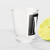 Hochzeitsgeschenk mit Monogramm für Brautparty als Schnapsglas (Links)