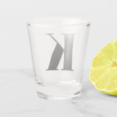 Hochzeitsgeschenk mit monogrammiertem Anfangsbuchs Schnapsglas (Rückseite)
