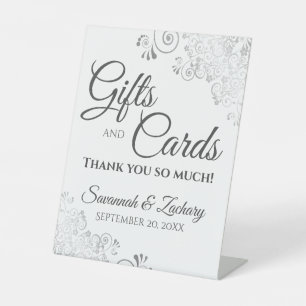 Hochzeitsgeschenke & Karten Lacy Silver Gray on Wh Sockelschild