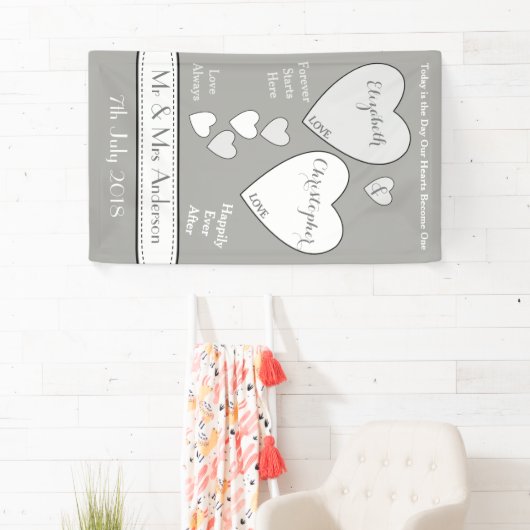 Hochzeitsgraue und weiße Kulisse mit Liebe Banner (Insitu)