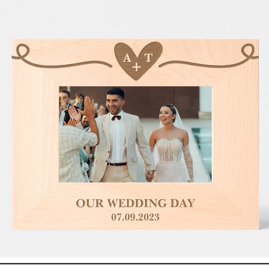 Hochzeitsherz Monogram Custom Wood Frames Geätzte Rahmen