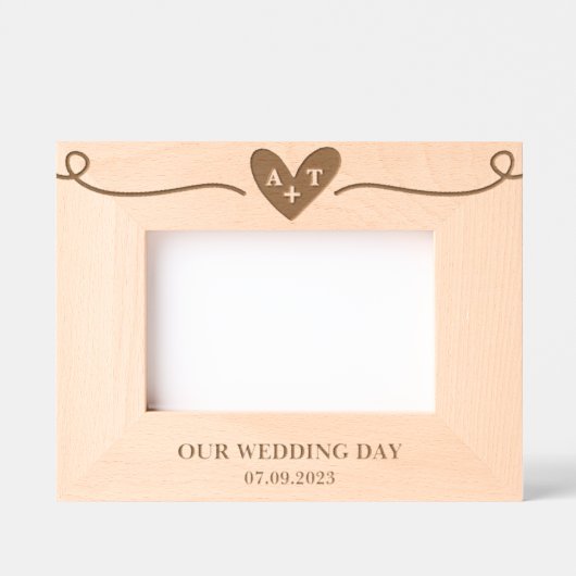 Hochzeitsherz Monogram Custom Wood Frames Geätzte Rahmen (Vorderseite)