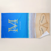 Hochzeitsherzen in Sandstränden Mongram Beach Hand Strandtuch (Vorderseite)