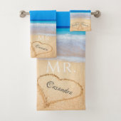Hochzeitshöre in Sand Family Monogram, Groom Mr. Badhandtuch Set (Insitu)