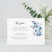Hochzeitskarte mit blauen Blumen RSVP Karte (Stehend Vorderseite)