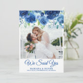 Hochzeitskarte Navy Blue Floral Einladung (Stehend Vorderseite)