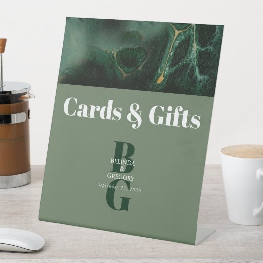 Hochzeitskarten mit moderner grüner Marmorplatte Sockelschild (In Situ)