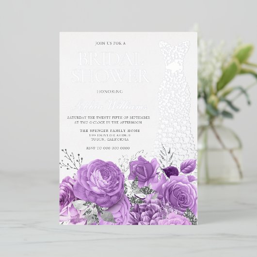 Hochzeitskleid Lila Lavendel Brautparty Folieneinladung (Stehend vorne)