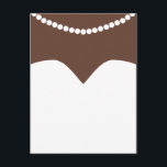 Hochzeitskleid Pearl Necklace Brown Skin Bridal Postkarte<br><div class="desc">Ein minimalistisches,  modernes und elegantes Brautparty-,  Braut- oder Hochzeitsprodukt mit einem Hochzeitskleid und einer Perlenhalskette auf brauner Haut.</div>