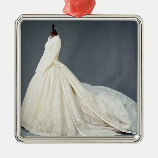 Hochzeitskleid von Katharine Worsley Ornament Aus Metall (Vorne)