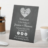 Hochzeitskollektion mit Hangherz Sockelschild (In SItu)