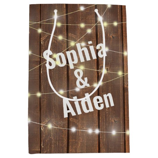 Hochzeitslicht auf Holz mit Namen Mittlere Geschenktüte (Vorderseite)