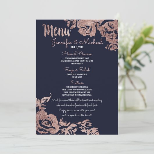 Hochzeitsmenü für Navy Blue und Rose Gold Floral Menükarte (Stehend Vorderseite)