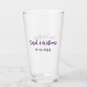 Hochzeitspaar. Datum des Namens lila einfach Glas