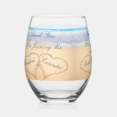 Hochzeitspaare am Strand in den Herzen von Sand Th Weinglas Ohne Stiel (Vorderseite)