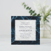 Hochzeitsplatz mit blauem Marmor Einladung (Stehend Vorderseite)