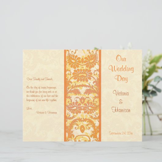 Hochzeitsprogramm für Creme, Orange, Gold Damask (Stehend Vorderseite)