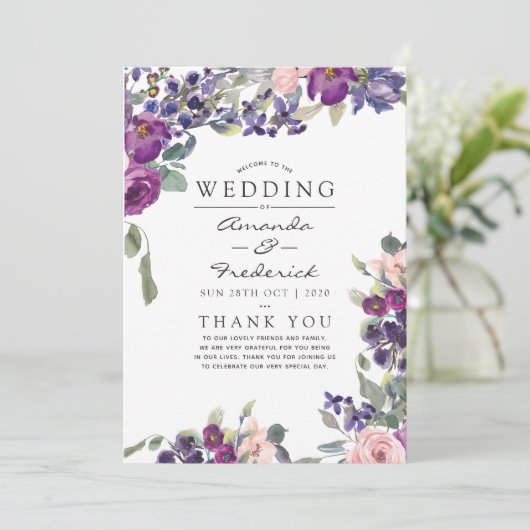 Hochzeitsprogramm für Violett und Plum Floral Programm (Stehend Vorderseite)