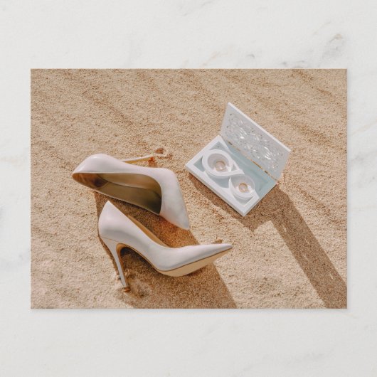Hochzeitsschuhe und zwei Hochzeitsringe Postkarte (Vorderseite)