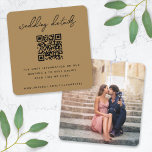 Hochzeitsseite | QR Code Gold Minimal Foto UAWG Begleitkarte<br><div class="desc">Einfache, stilvolle Hochzeitswebseite Foto Umschließkarte in einem modernen minimalistischen Design-Stil mit einer eleganten Naturskripttypografie in klassischem Weiß auf einem goldenen Hintergrund, mit einem informellen Schriftart im Stil der Handschrift. Der Text kann leicht mit Ihrem Titel, Hochzeitswebsite, scannablem QR-Code, Nachricht und Foto für ein einzigartiges Hochzeitsdesign personalisiert werden, um Ihre Freunde...</div>