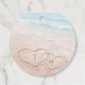 Hochzeitsstrand Herzen Sand Monogrammiert Geschenkanhänger (Rückseite)