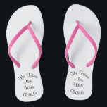 Hochzeitstag Bridal Flip Flops Badesandalen<br><div class="desc">Machen Sie Ihren Hochzeitstag noch persönlicher,  von Kopf bis Fuß.  Ändern Sie den Namen und das Datum,  um es zu Ihrem eigenen zu machen.</div>
