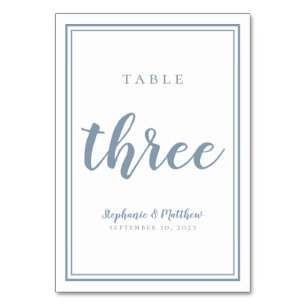 Hochzeitstag Drei einfache moderne Dusty Blue Tischnummer