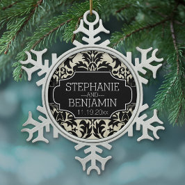 Hochzeitstag mit Braut- und Gräuelnamen Schneeflocken Zinn-Ornament