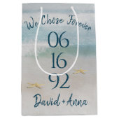 Hochzeitstag zum Ocean Beach Mittlere Geschenktüte (Vorderseite)