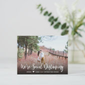 Hochzeitstermin Zurückgestellt einfaches Foto Ankündigungspostkarte (Stehend Vorderseite)